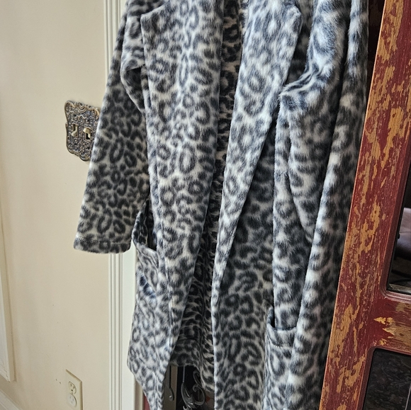 Black/white cheetah print jacket/coat - Picture 3 of 4